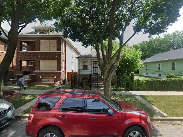 House image located at Chicago, IL 60617
