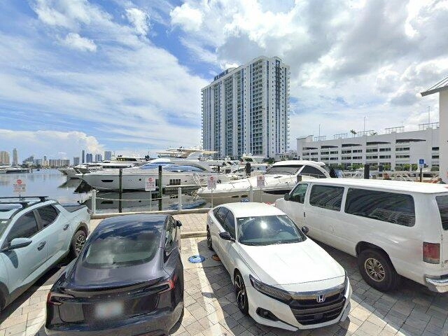 House image located at North Miami Beach, FL 33160