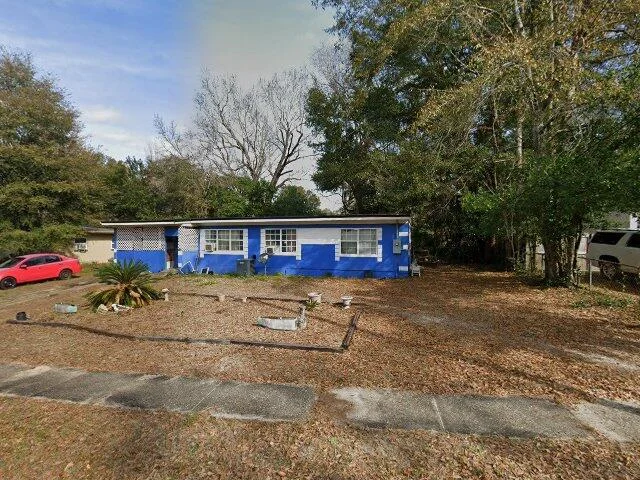 House image located at Crestview, FL 32536
