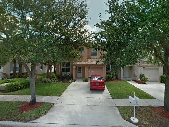 House image located at Pembroke Pines, FL 33028