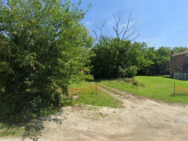 House image located at Robbins, IL 60472