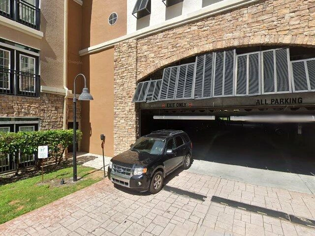 House image located at Tampa, FL 33607