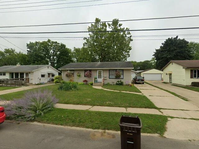 House image located at Freeport, IL 61032