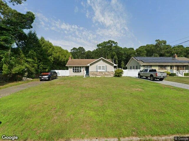 House image located at Moriches, NY 11955