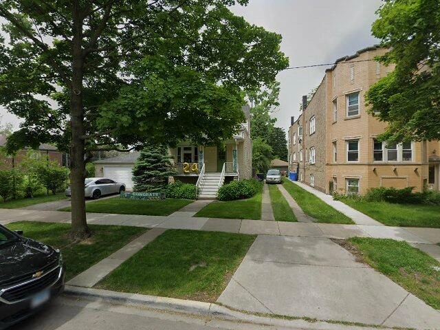 House image located at Chicago, IL 60630