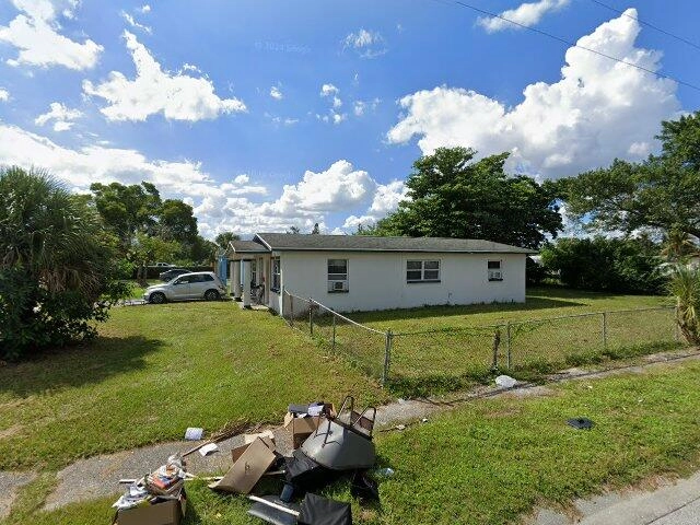 House image located at Fort Myers, FL 33916