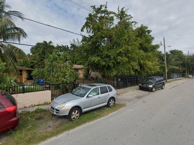 House image located at Miami, FL 33161