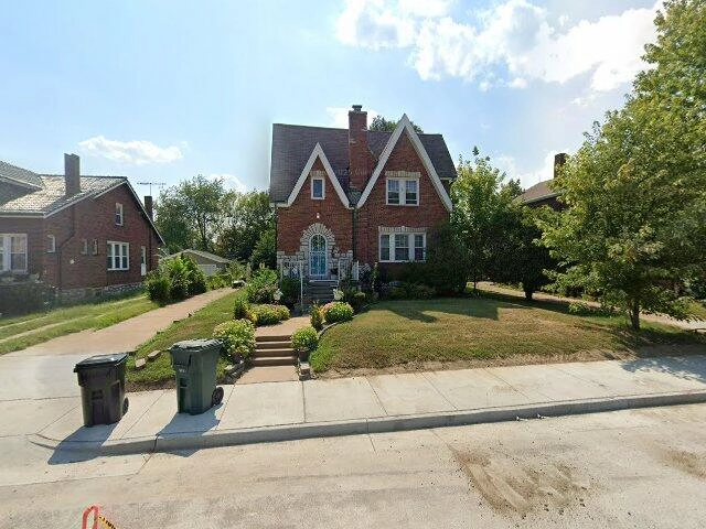 House image located at Saint Louis, MO 63121