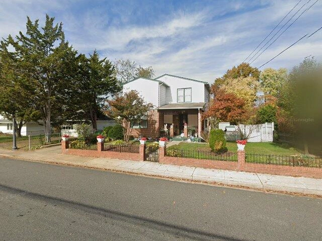 House image located at Arlington, VA 22204