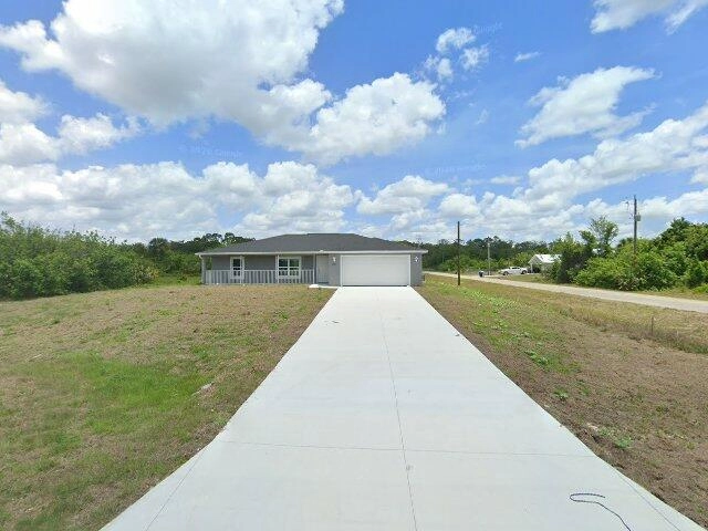 House image located at Labelle, FL 33935