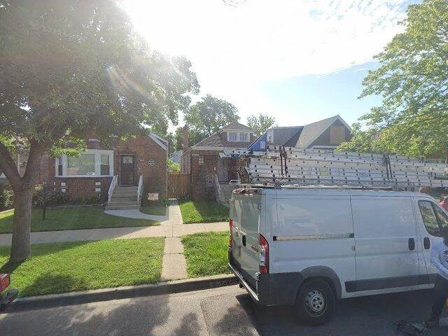 House image located at Chicago, IL 60617