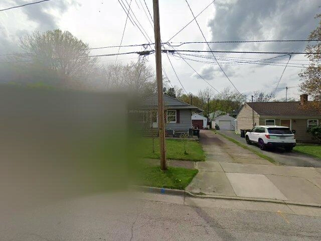 House image located at Akron, OH 44310