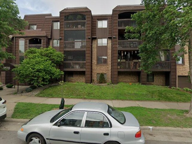 House image located at Minneapolis, MN 55408