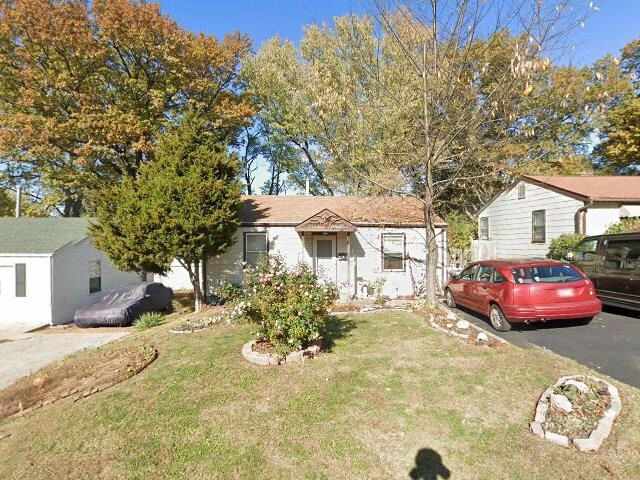 House image located at Saint Louis, MO 63114