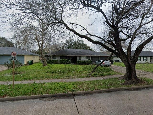 House image located at Houston, TX 77035
