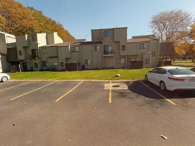 House image located at Willoughby, OH 44094