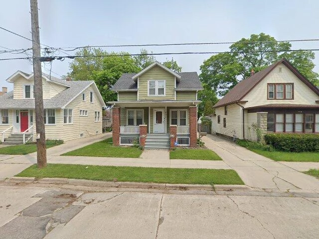 House image located at Racine, WI 53405