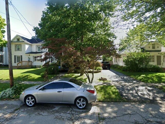 House image located at Freeport, IL 61032