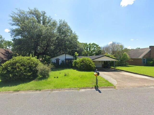 House image located at Gulfport, MS 39503