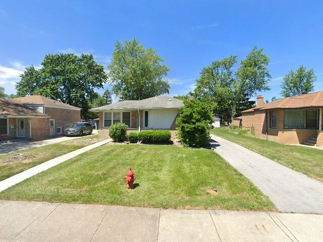 House image located at South Holland, IL 60473