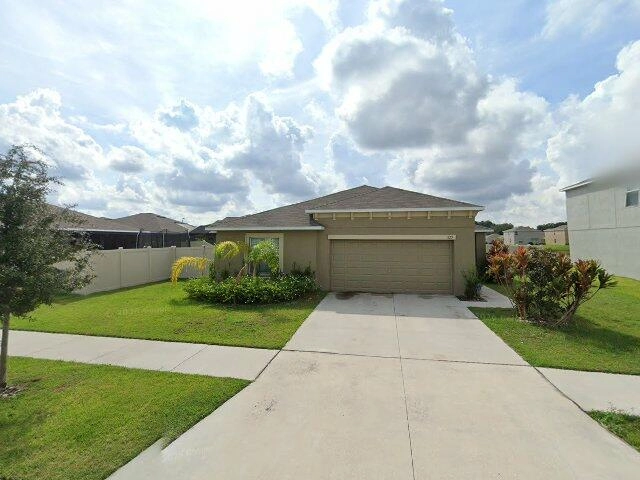 House image located at Ruskin, FL 33570