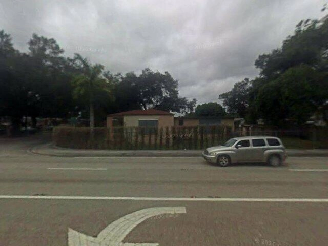 House image located at Miami, FL 33162