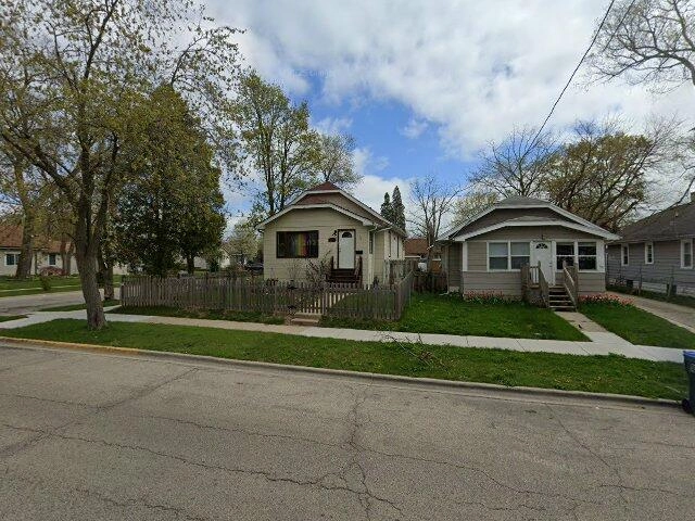 House image located at Waukegan, IL 60085