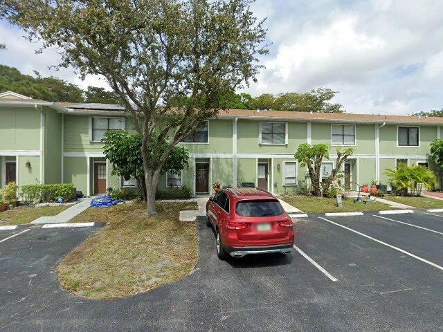 House image located at West Palm Beach, FL 33415