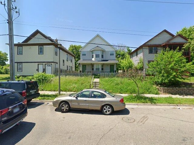 House image located at Minneapolis, MN 55411