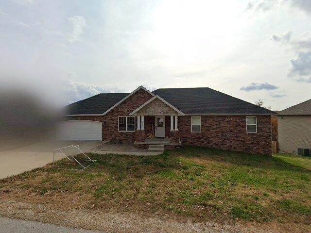 House image located at Saint Robert, MO 65584