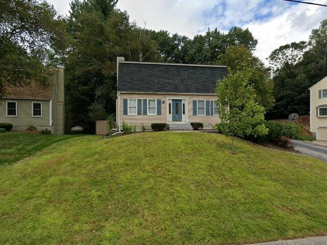 House image located at Nashua, NH 03064