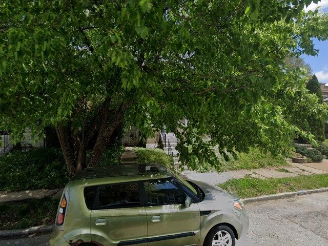 House image located at Saint Louis, MO 63111
