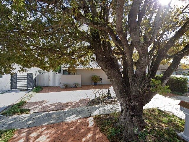 House image located at Miami, FL 33173