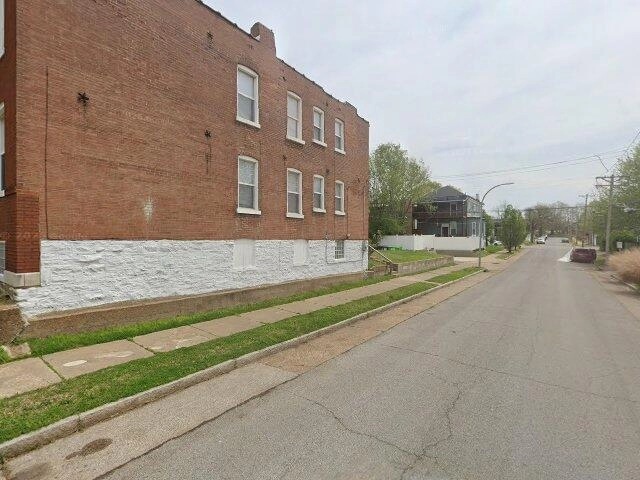 House image located at Saint Louis, MO 63111