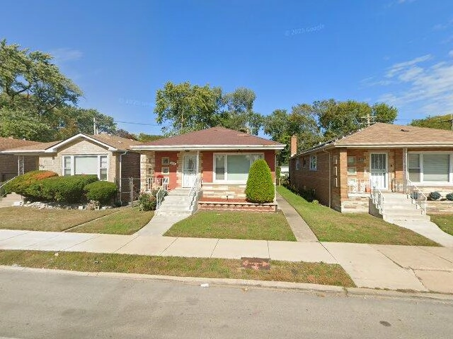 House image located at Chicago, IL 60617