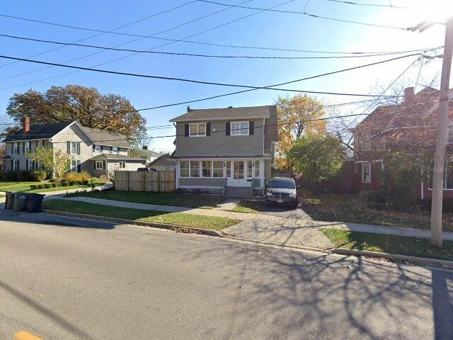 House image located at Elgin, IL 60123