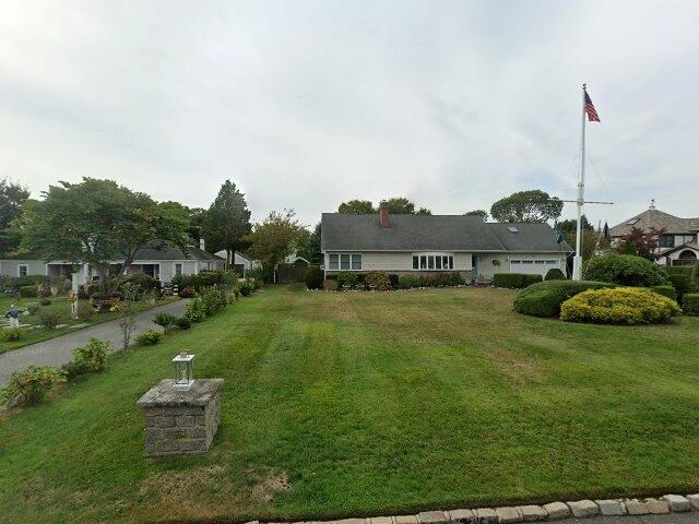 House image located at Brightwaters, NY 11718