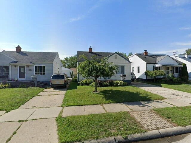 House image located at Roseville, MI 48066
