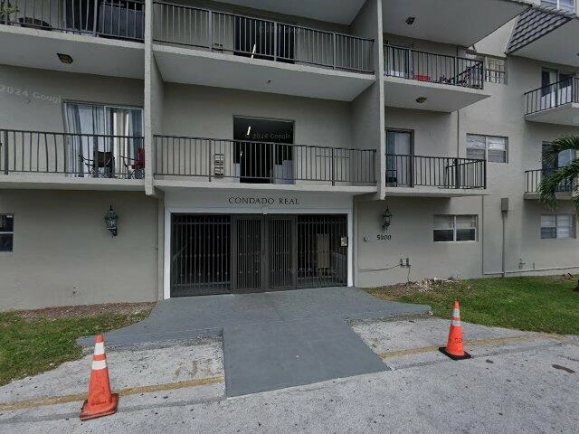 House image located at Hollywood, FL 33023