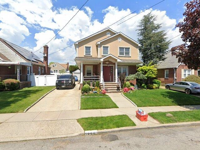 House image located at Franklin Square, NY 11010