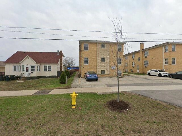 House image located at Aurora, IL 60506