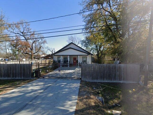House image located at Houston, TX 77016