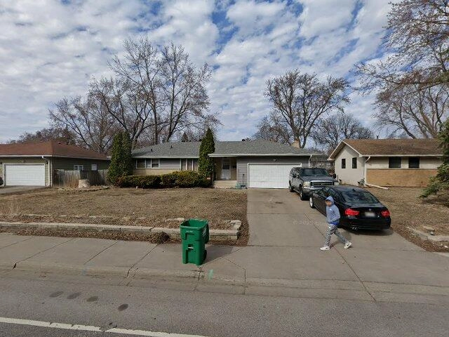 House image located at Minneapolis, MN 55427