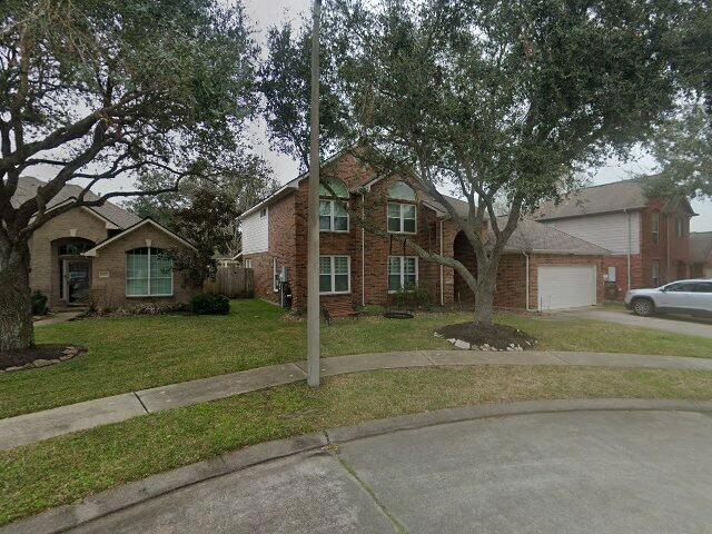 House image located at League City, TX 77573