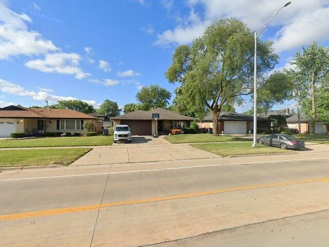 House image located at South Holland, IL 60473