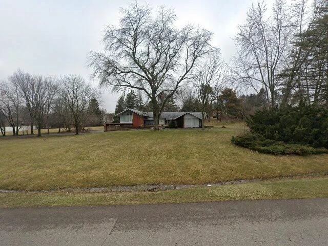 House image located at Flint, MI 48532