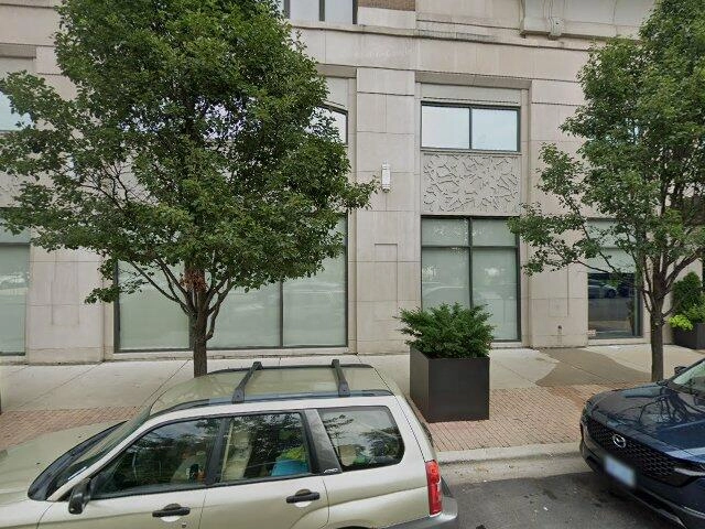 House image located at Chicago, IL 60610