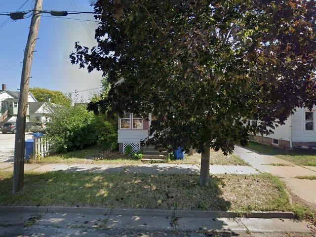 House image located at Winona, MN 55987