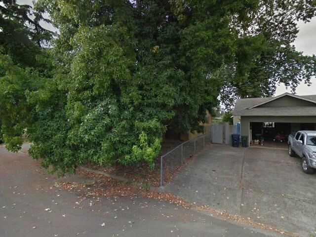 House image located at Eugene, OR 97405