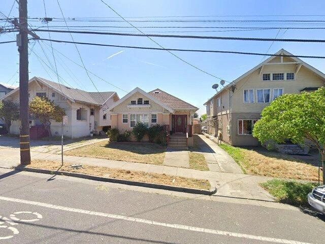House image located at Oakland, CA 94601
